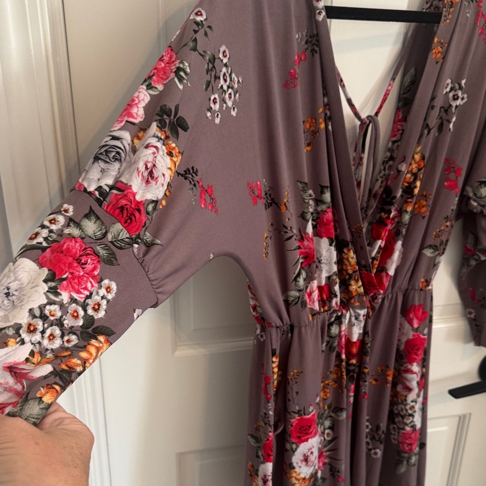 Floral V-Neck Jumpsuit - Picture 3 of 4